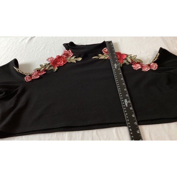 Boohoo Top Women's Size 18 Black Cut Sleeve Embroidered High Collar Cropped - Picture 7 of 10